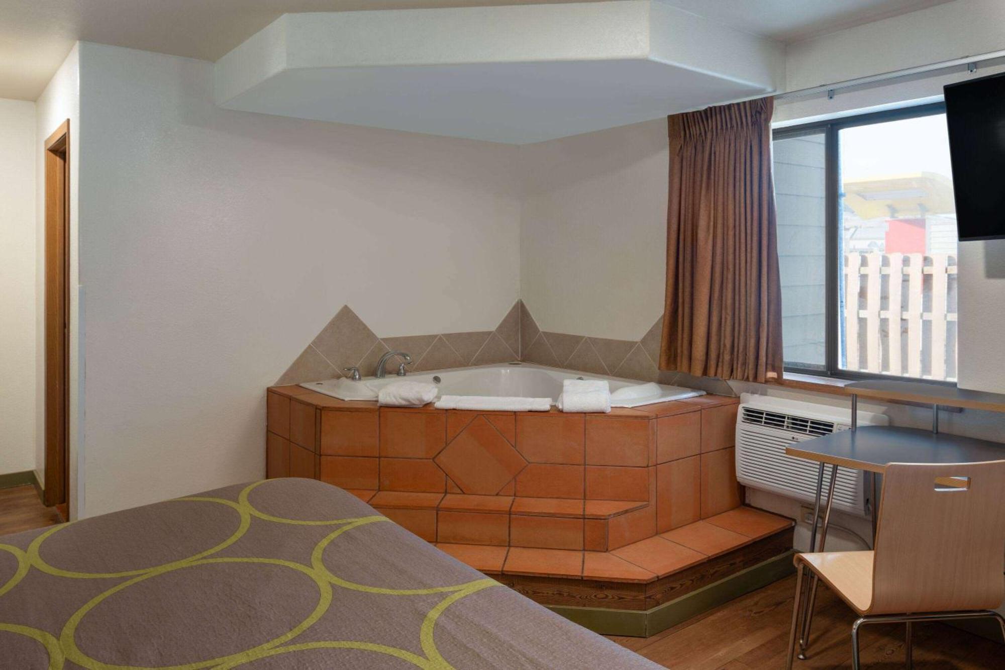 Super 8 By Wyndham Livingston Yellowstone Екстер'єр фото