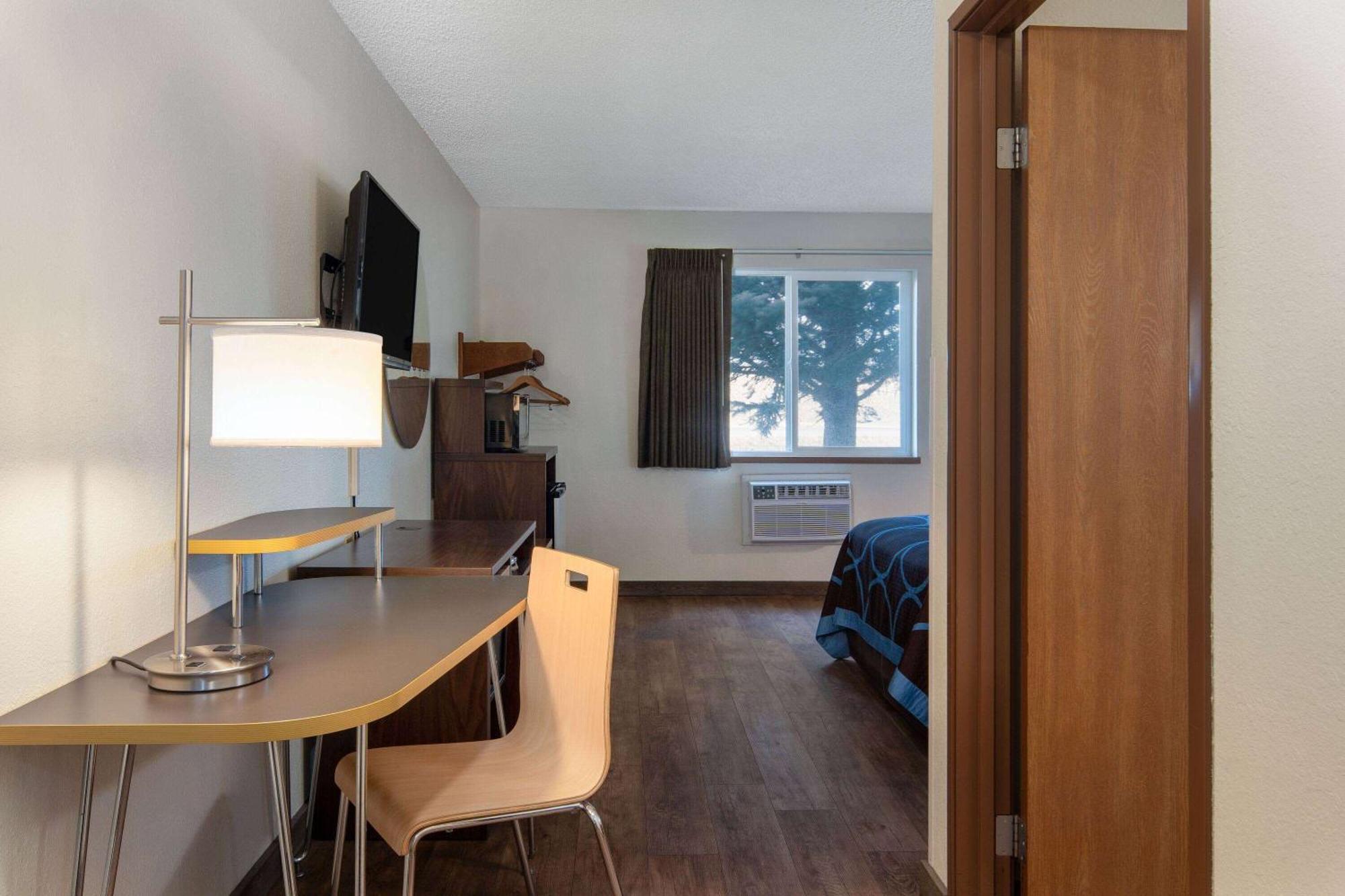 Super 8 By Wyndham Livingston Yellowstone Екстер'єр фото