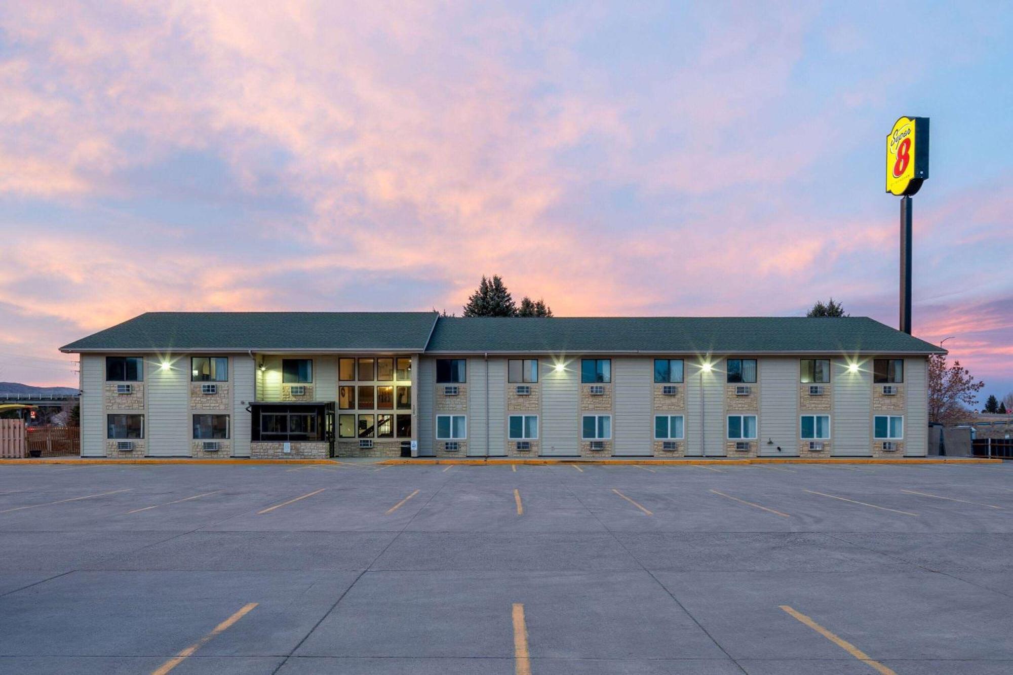 Super 8 By Wyndham Livingston Yellowstone Екстер'єр фото