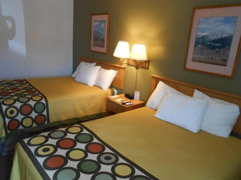 Super 8 By Wyndham Livingston Yellowstone Екстер'єр фото